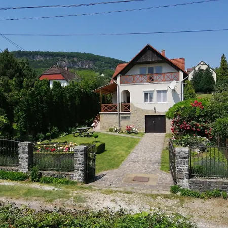 Apartament Kaman Nyaralo *