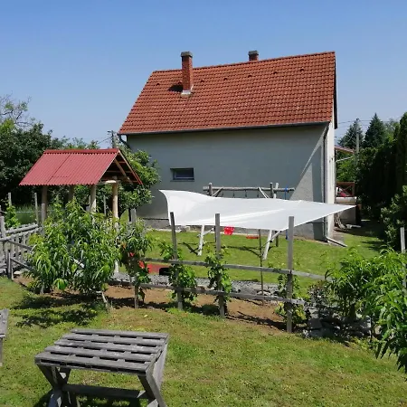 Kaman Nyaralo Apartament *