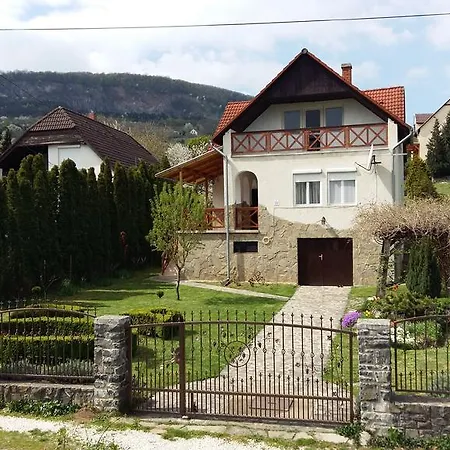 Kaman Nyaralo Apartament Badacsonytomaj